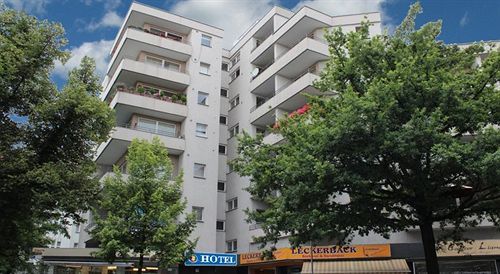 Amadeus 2* Berlín