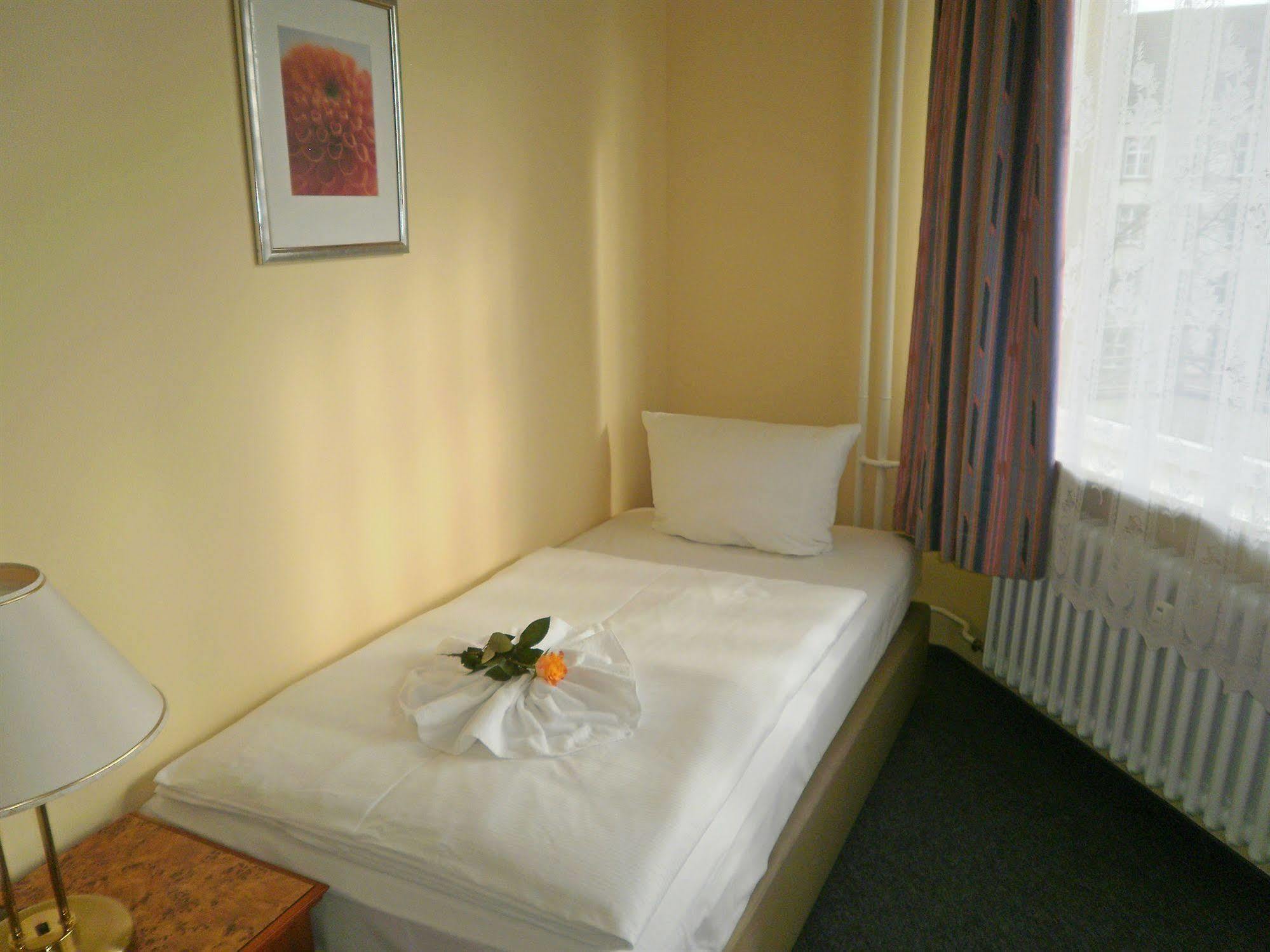 Amadeus 2* Berlín